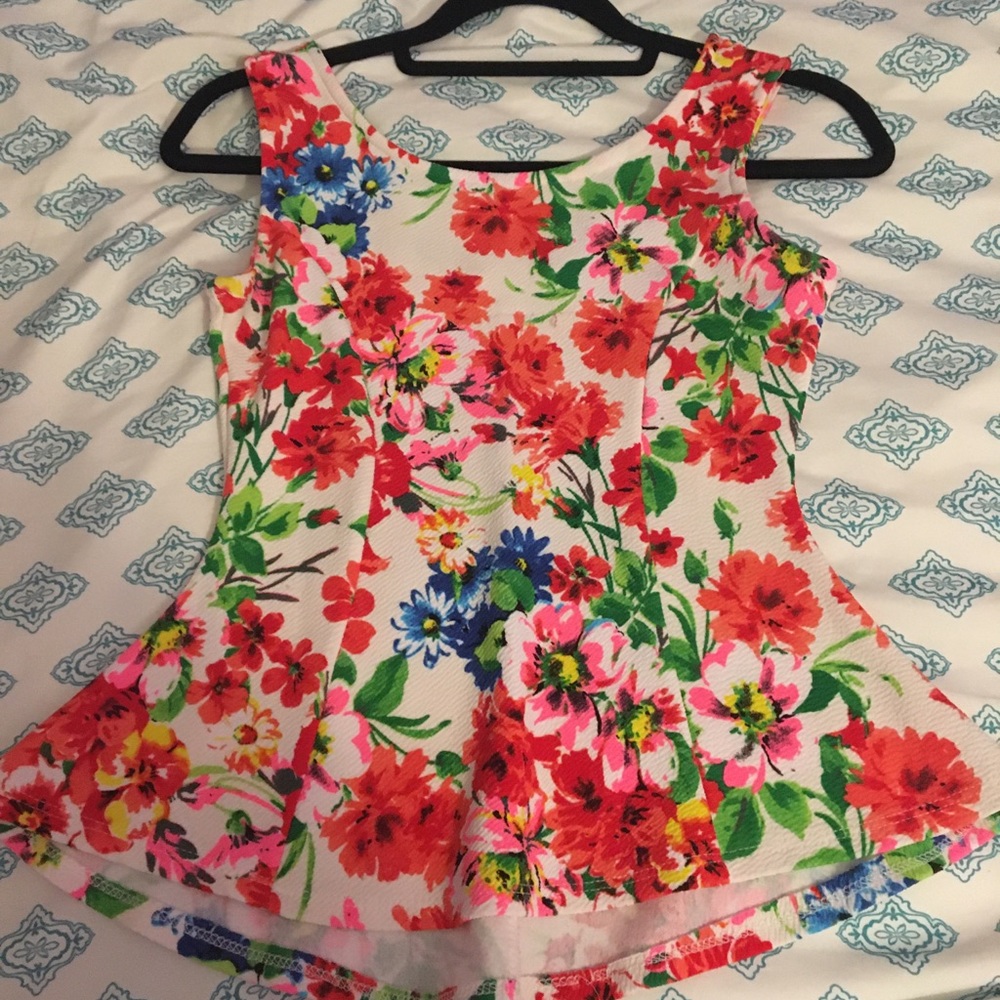 Flared out shirt, size medium. From brand Blushed